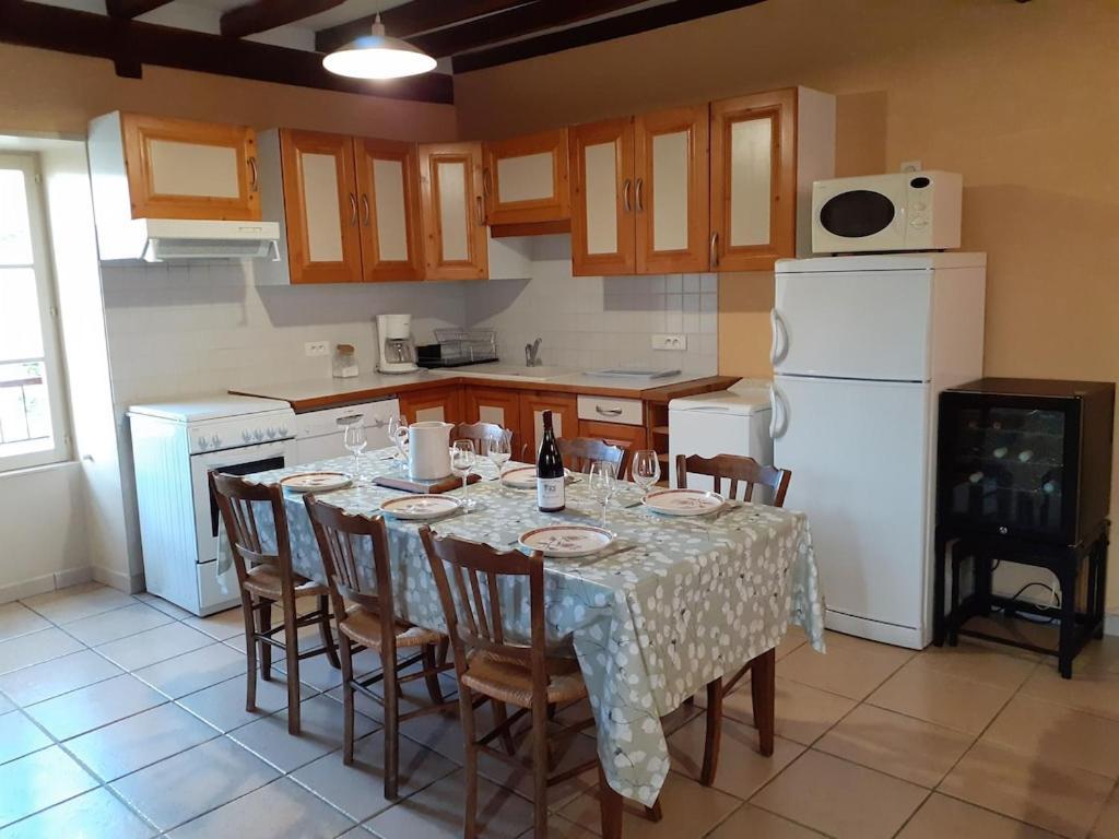 Maison Renovee Sur Domaine Viticole Renovated Old House On Wine Estate Ferienhaus *